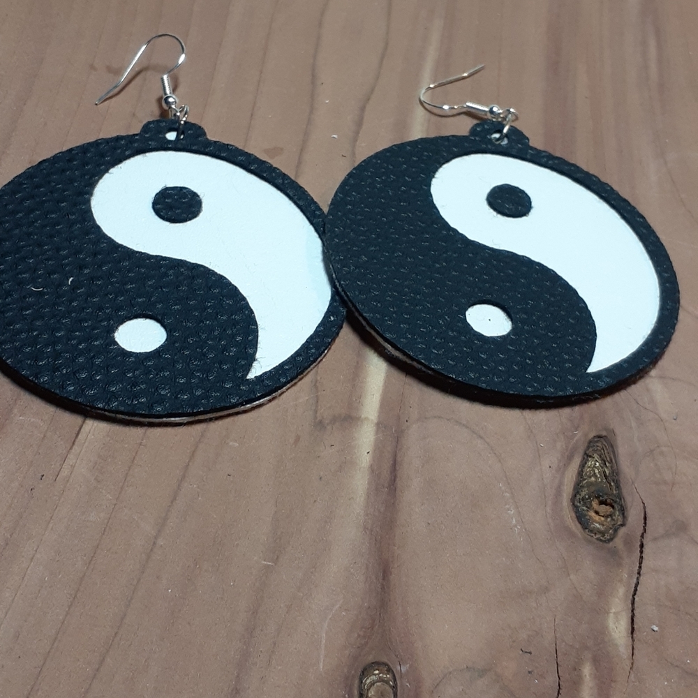 💕3/15💕 Faux leather earrings